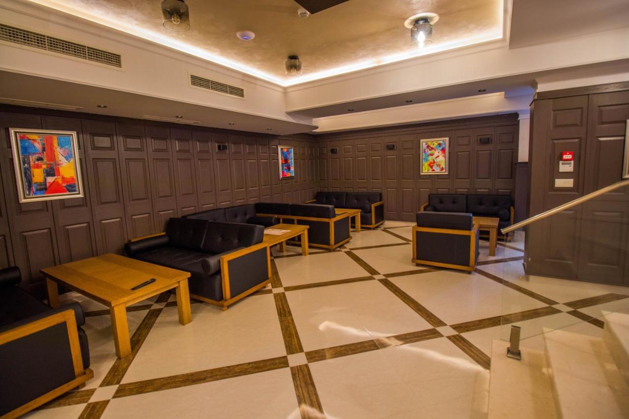 Hotel Bohemi Haskovo Luaran gambar
