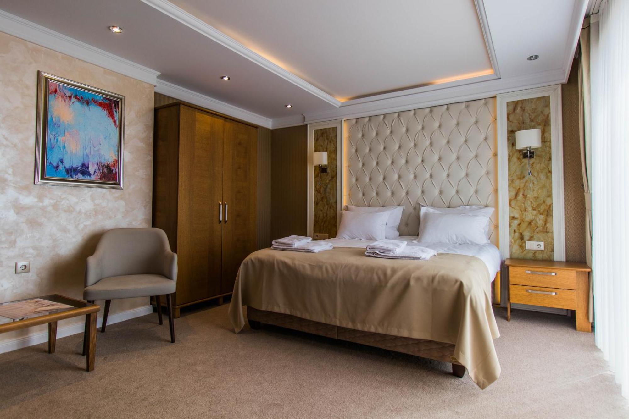 Hotel Bohemi Haskovo Luaran gambar