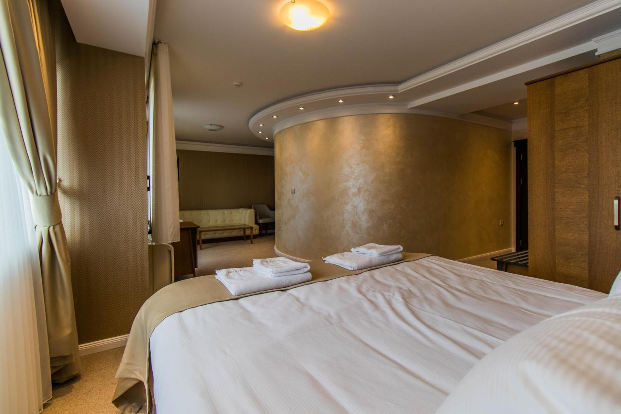 Hotel Bohemi Haskovo Luaran gambar