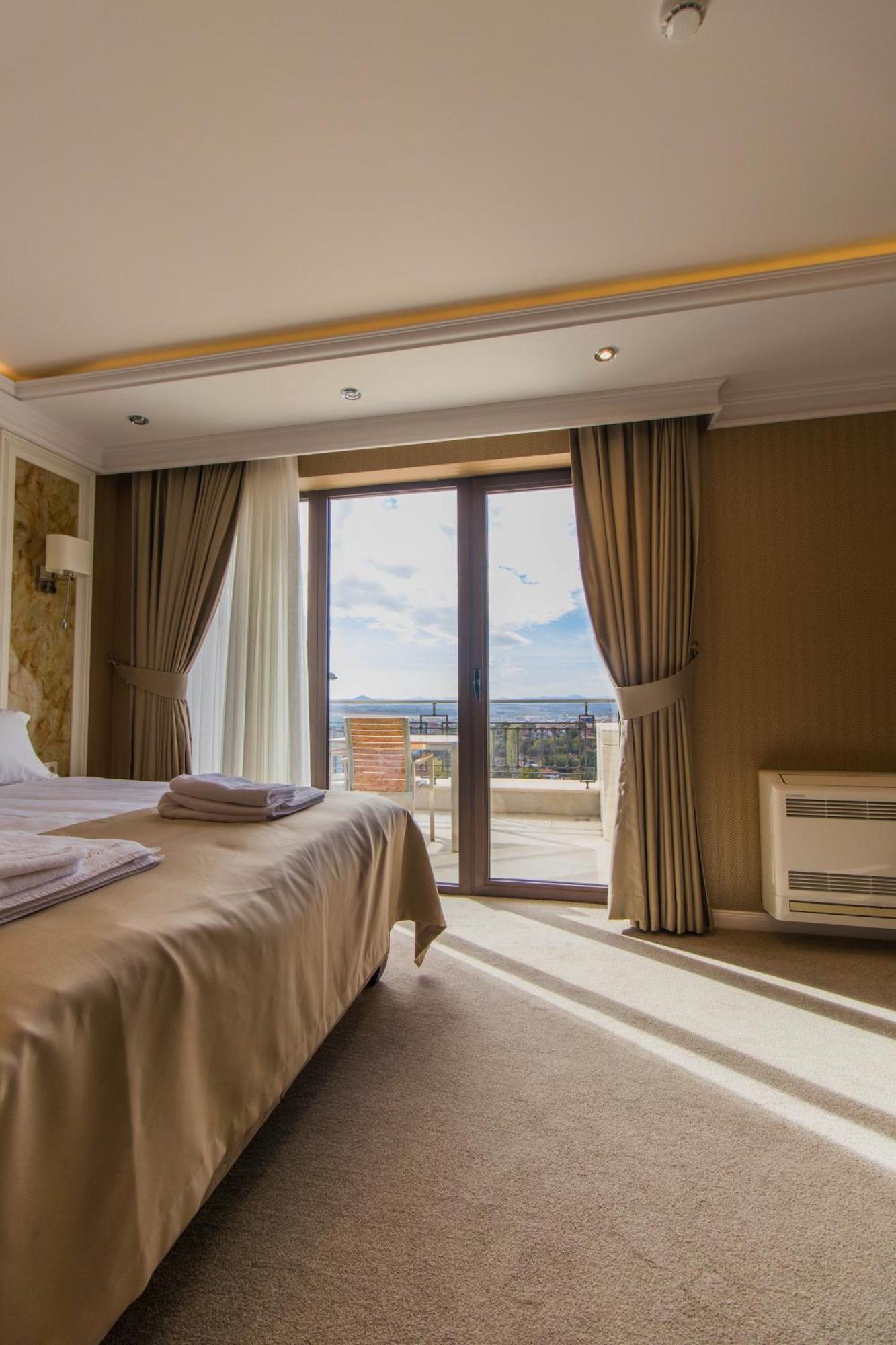Hotel Bohemi Haskovo Luaran gambar